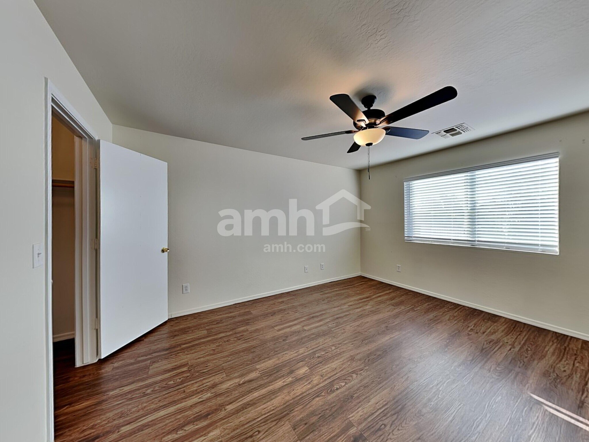 Building Photo - 15827 W Monroe St