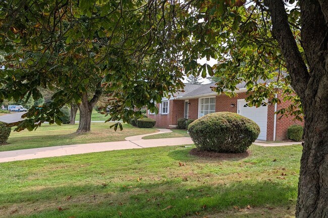 Building Photo - BEL AIR - GREEN VALLEY MANOR