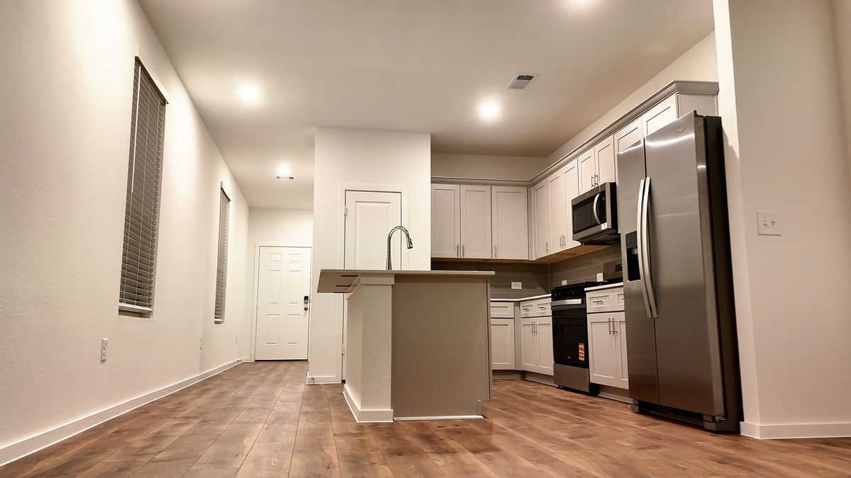 Building Photo - 15932 Blass Vly Dr