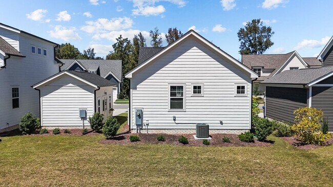 Building Photo - Beautiful 2 Bedroom/2 Bath in Chatham Park with garage!
