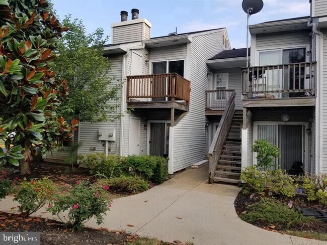 Building Photo - 5374 Bedford Terrace