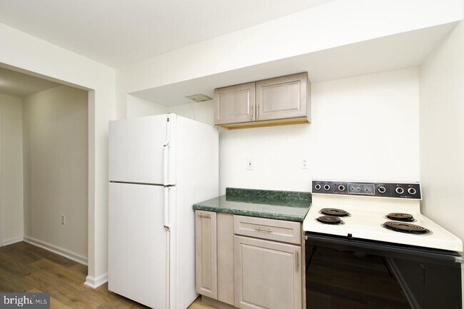 Building Photo - 8614 Oak Chase Cir