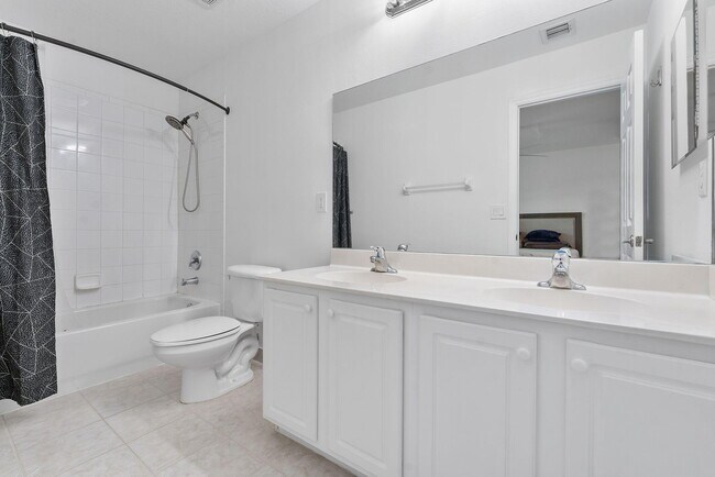 Building Photo - 16129 Sierra Palms Dr