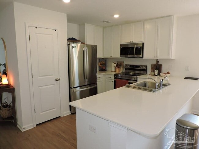 Building Photo - 4664 Carlstrom Ln