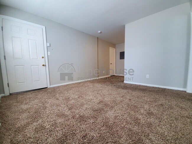 Building Photo - 2642 E Ocean View Ave