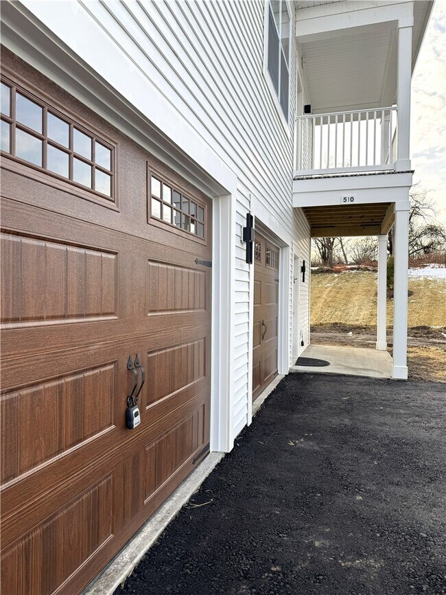 Building Photo - 401 Erie Rdg Dr
