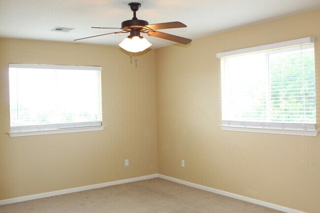 Building Photo - 7707 Bridgepointe Dr