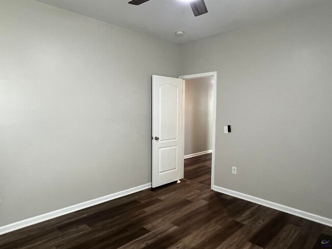 Building Photo - 210 Hearthwood Dr