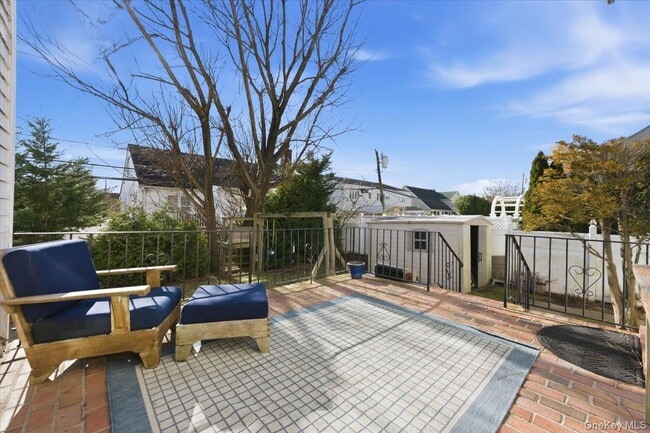 Building Photo - 1495 Bay Blvd