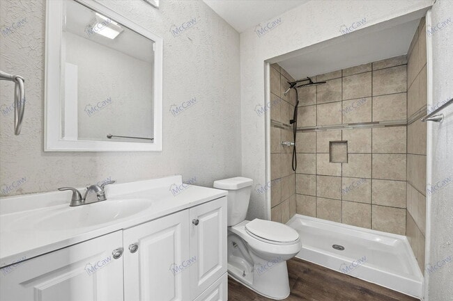 Building Photo - 7400 Butternut Ct