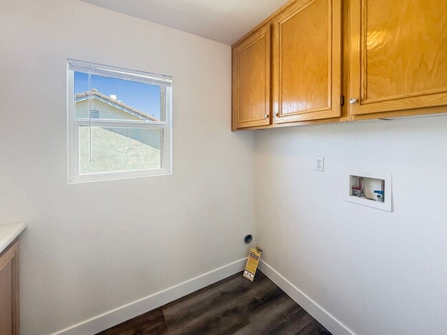 Building Photo - Beautiful 4B/3BA home in Vista for Rent!