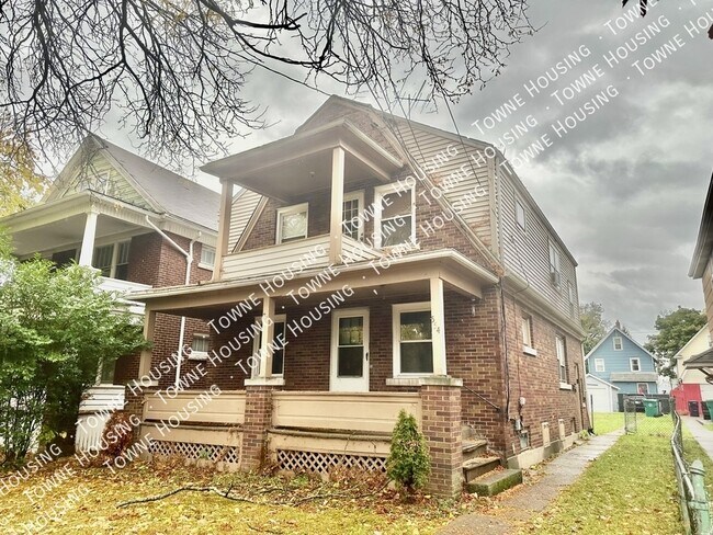 Building Photo - 554 26th St