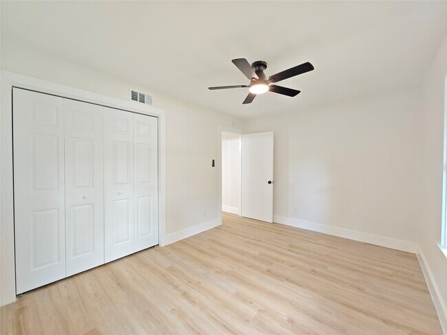 Building Photo - 9906 Bassoon Dr
