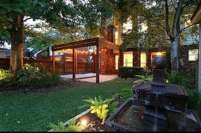 Building Photo - 23035 Lanham Dr
