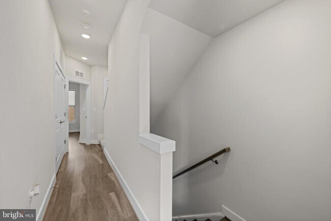 Building Photo - 148 Stowe Dr