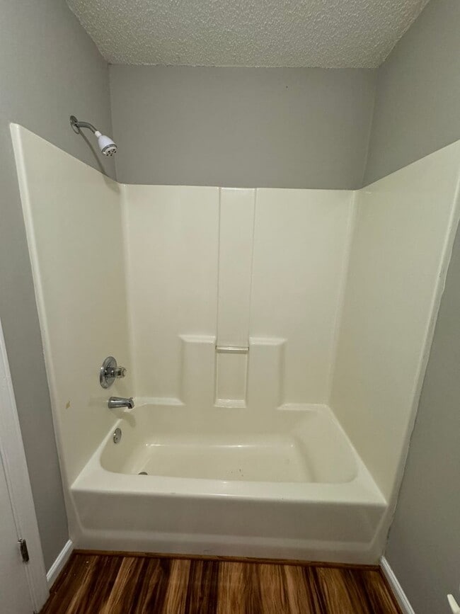 Building Photo - 10A Woodcreek Way SW