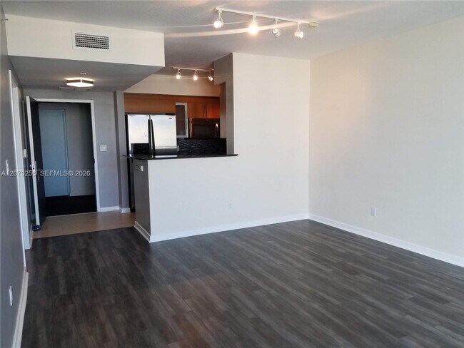 Building Photo - 335 S Biscayne Blvd