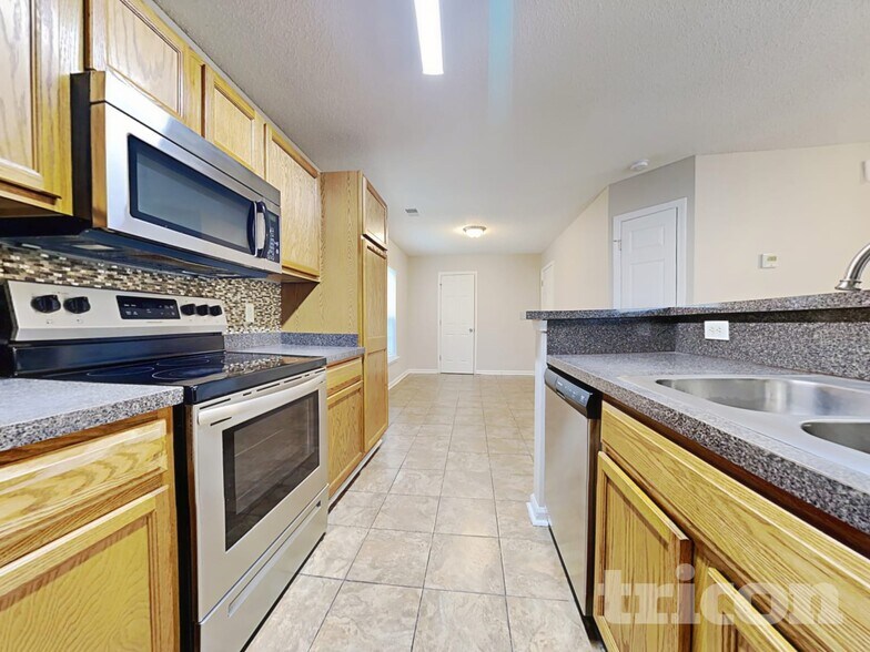 Building Photo - 76 Springway Dr