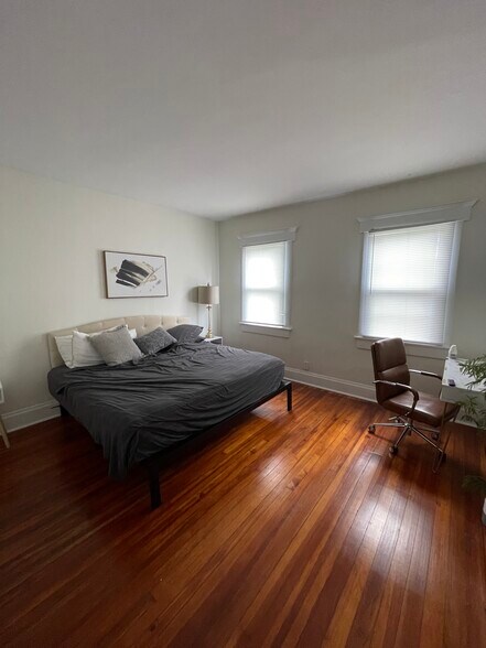 Building Photo - 297 Reinhard Ave