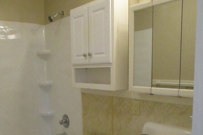 Building Photo - 466 25th Ave