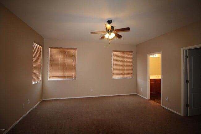 Building Photo - 3808 E Flower Ct