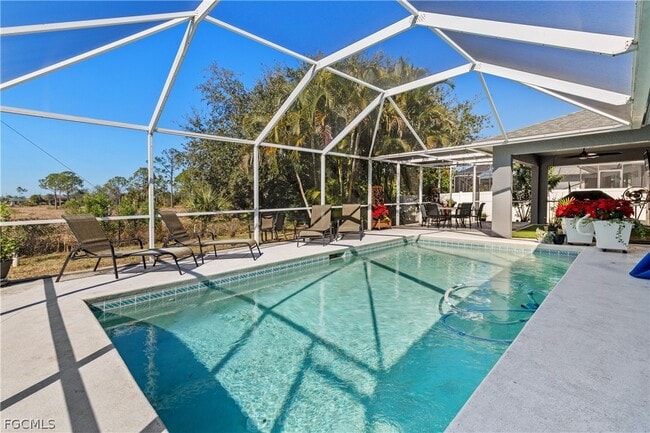 Building Photo - 2846 SW 25th Pl