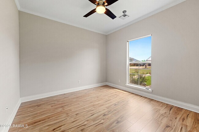 Building Photo - 408 Gordon Crockett Dr
