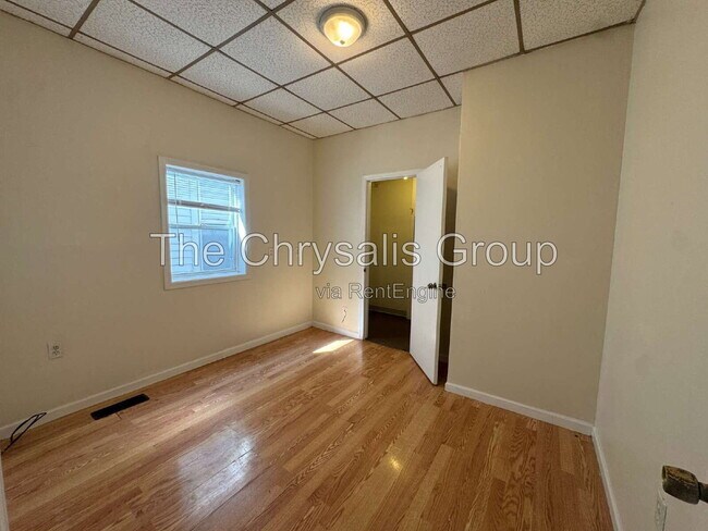 Building Photo - 1725 Crosat St