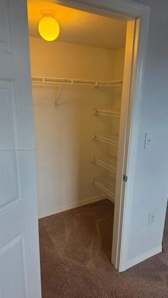 Building Photo - 15065 Michelangelo Blvd