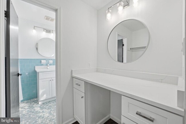 Building Photo - 448 Summers Dr