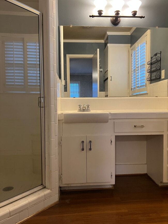 Building Photo - Single Family Home *LEASING SPECIAL AVAILABLE*