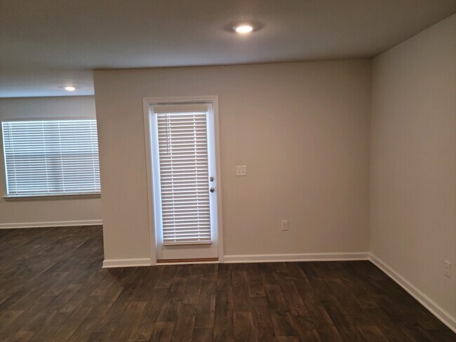 Building Photo - 10558 Ruffian Rte