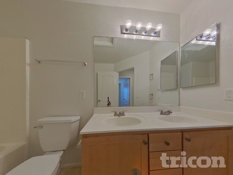 Building Photo - 25768 W Victory St