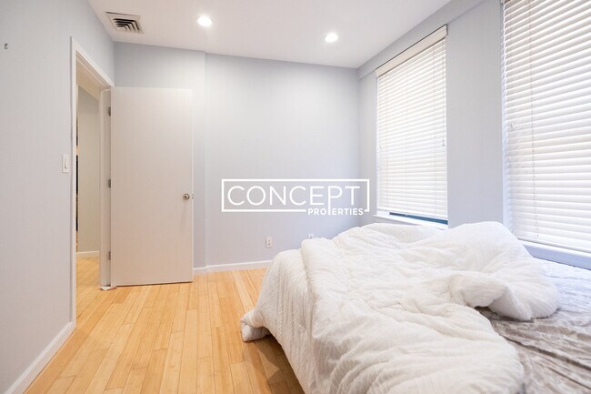 Building Photo - 1661 Washington St