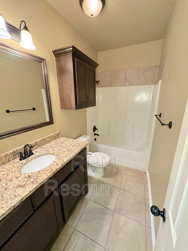 Building Photo - 175 Bison Ct Way