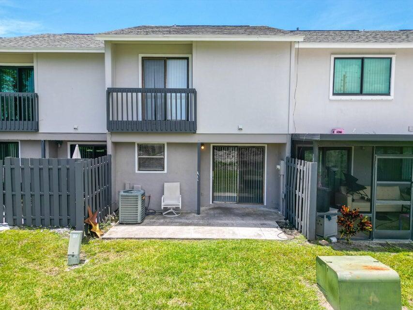 Building Photo - 5105 Pier Dr