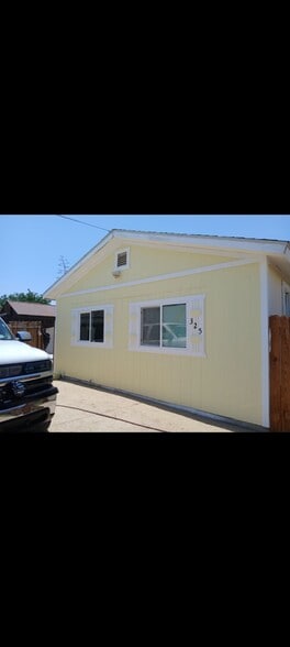 Back unit - 327 Adeline St