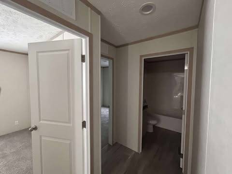 Building Photo - 1083 E State Rd 2