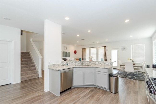 Building Photo - 5007 Dunstable Manor Ln