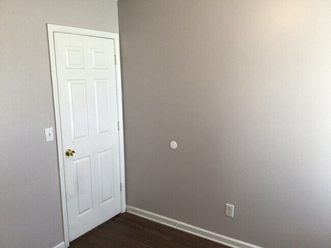 Building Photo - 2021 Sonoma Valley Drive
