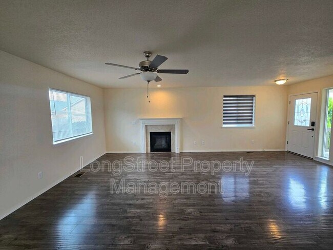 Building Photo - 4437 Creel Ave