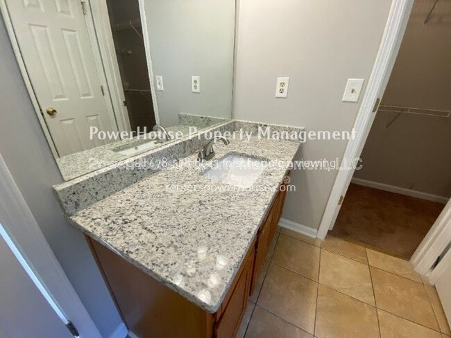 Building Photo - 605 Suwanee Lakes Cir NW