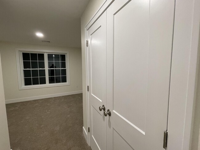 Building Photo - 15 Suffolk Rd