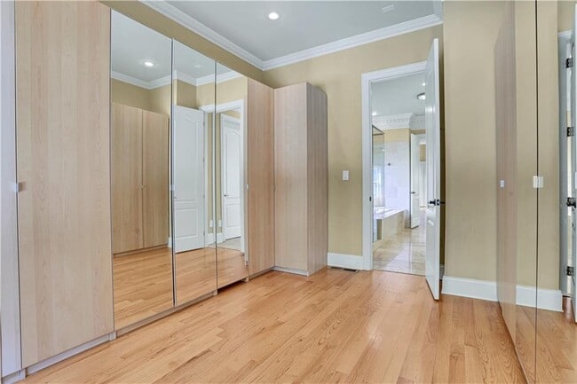 Building Photo - 6295 Windward Pkwy