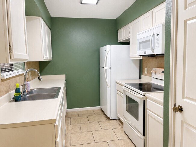 Building Photo - 10955 Wurzbach Rd