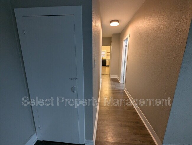 Building Photo - 601 Brackenridge St