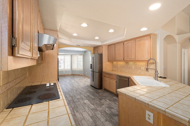Building Photo - Beautiful 4-Bedroom, 2.5-Bathroom Home in ...