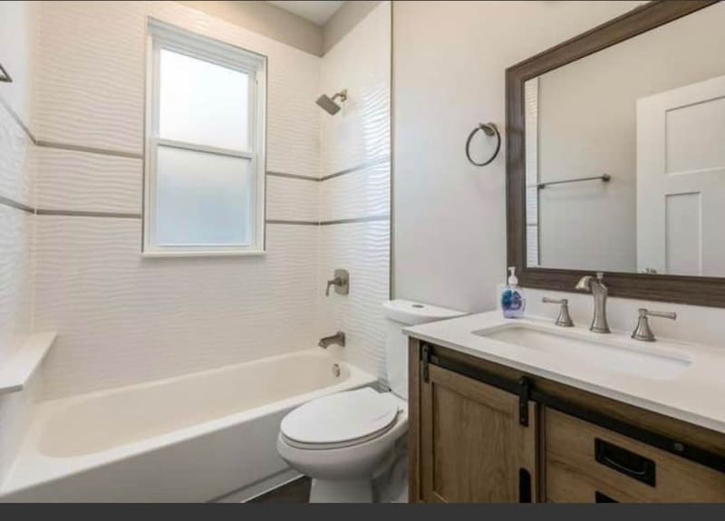 Building Photo - 522 N Humphrey Ave