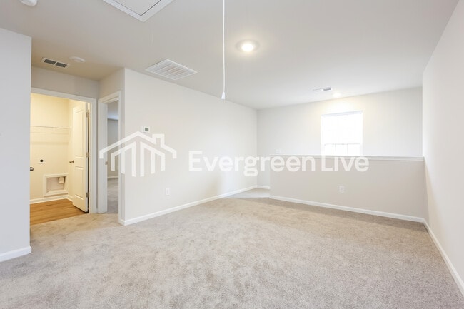 Building Photo - now