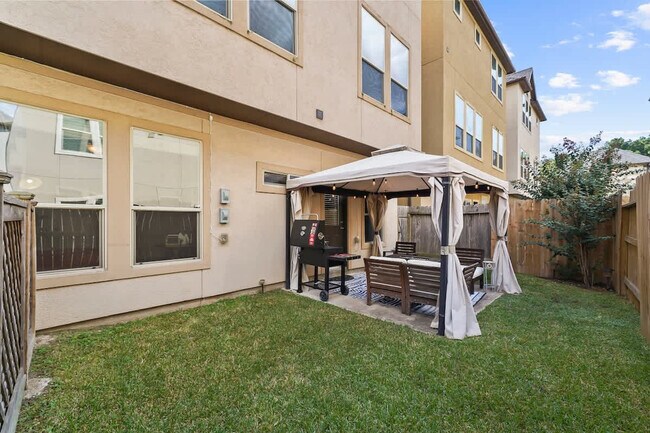 Building Photo - 10605 Enclave Springs Ct